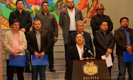 Arce garantiza desde el lunes abastecimiento de combustible y anuncia diferentes medidas