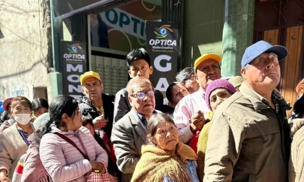 Escasez de aceite provoca filas y reclamos en La Paz
