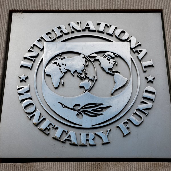 FMI dice que las políticas actuales son insostenibles y sugiere a Bolivia un cambio para evitar un ajuste desordenado 
