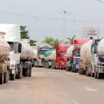 Cisterneros amenazan a YPFB con paro y desabastecimiento nacional de combustibles a partir del martes