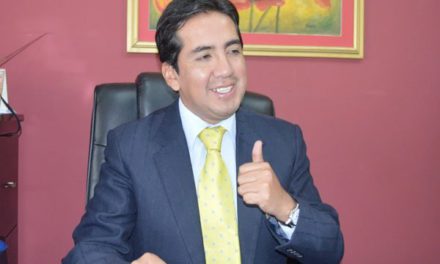 El abogado Williams Bascopé es candidato a segundo plurinominal por APB Súmate de Reyes Villa