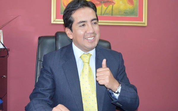 El abogado Williams Bascopé es candidato a segundo plurinominal por APB Súmate de Reyes Villa