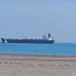 Reportan que suspendieron descarga de combustible en terminal de YPFB en Arica
