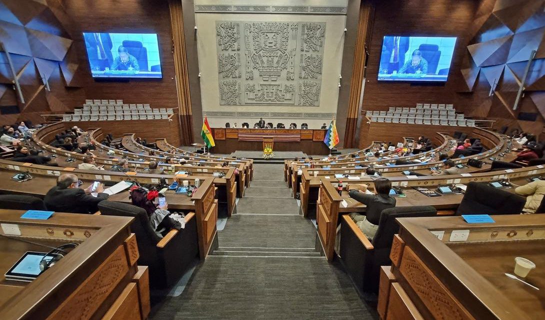 Aumenta presencia femenina en listas, pero con límites
