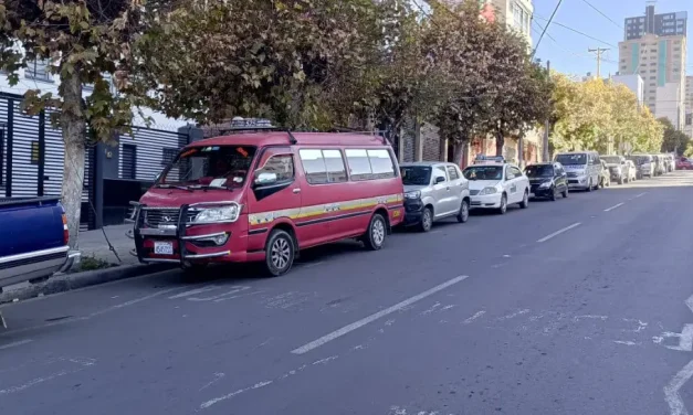 “Hemos dormido en la fila”: Surtidores del eje troncal del país amanecen este sábado con extensas filas por combustible