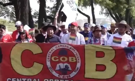 Gobierno y COB inician la marcha del 1 de mayo