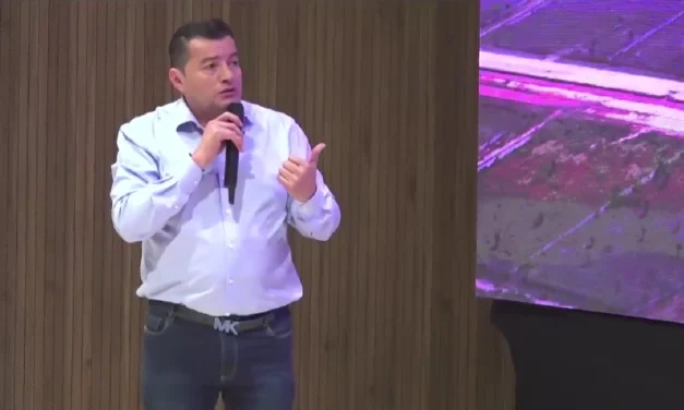 Jhonny Fernández arremete contra el Concejo arropado por gremiales y transportistas