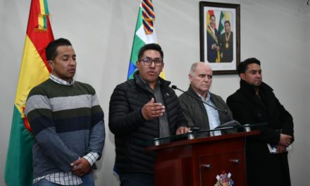 Gobierno afirma que hay abastecimiento de aceite y culpa a intermediarios por escasez y especulación