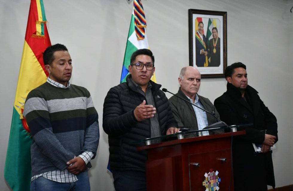 Gobierno afirma que hay abastecimiento de aceite y culpa a intermediarios por escasez y especulación