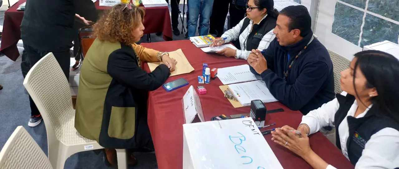 Unidad y APB-Súmate completan inscripción de candidatos