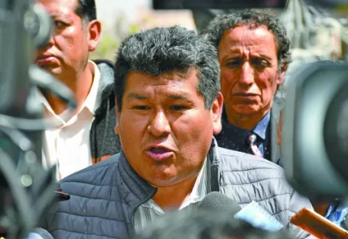 MAS dice que Pan-Bol sólo recuperó su personería, pero no puede inscribir candidatos y menos a Evo