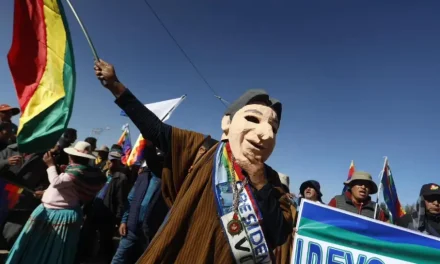 Evistas exigen candidatura de Evo con movilizaciones