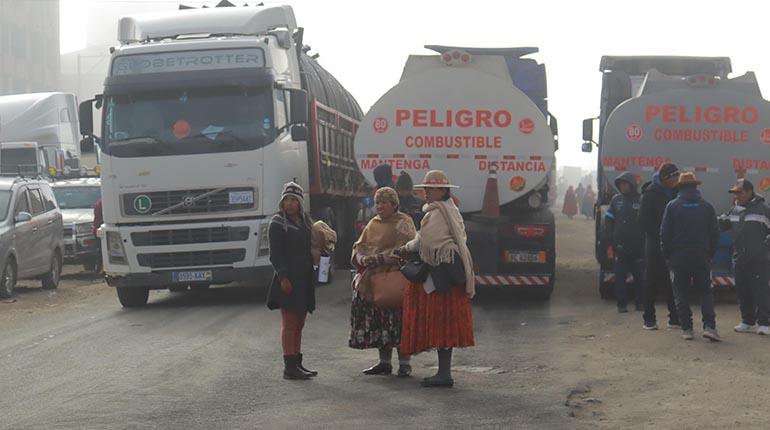 ABC reporta cuatro puntos de bloqueos en dos departamentos por falta de combustible