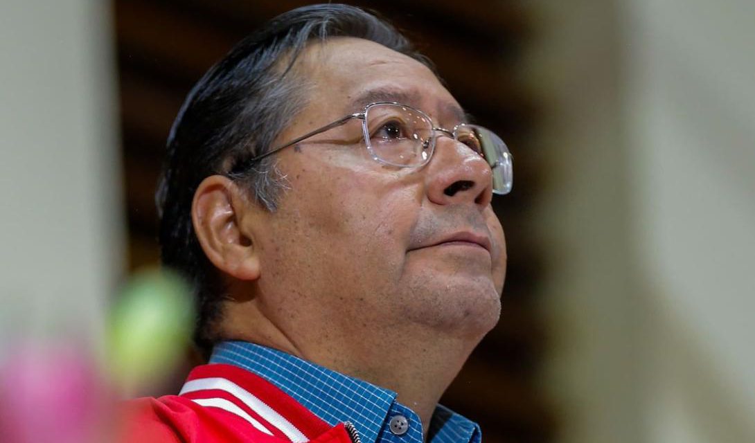 Luis Arce enfrenta presiones para declinar su candidatura