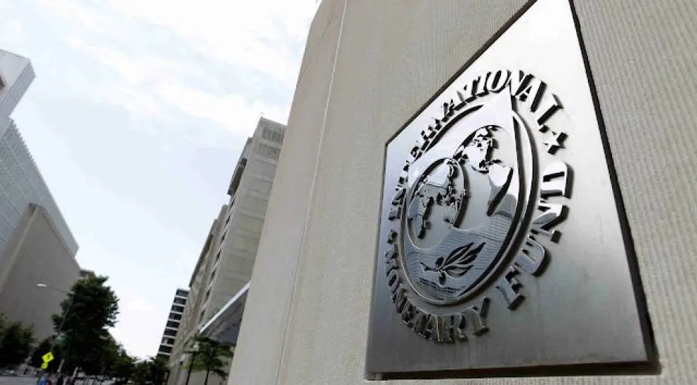 FMI insta a Bolivia a tomar medidas “urgentes” sobre el tipo de cambio del dólar y las reservas internacionales