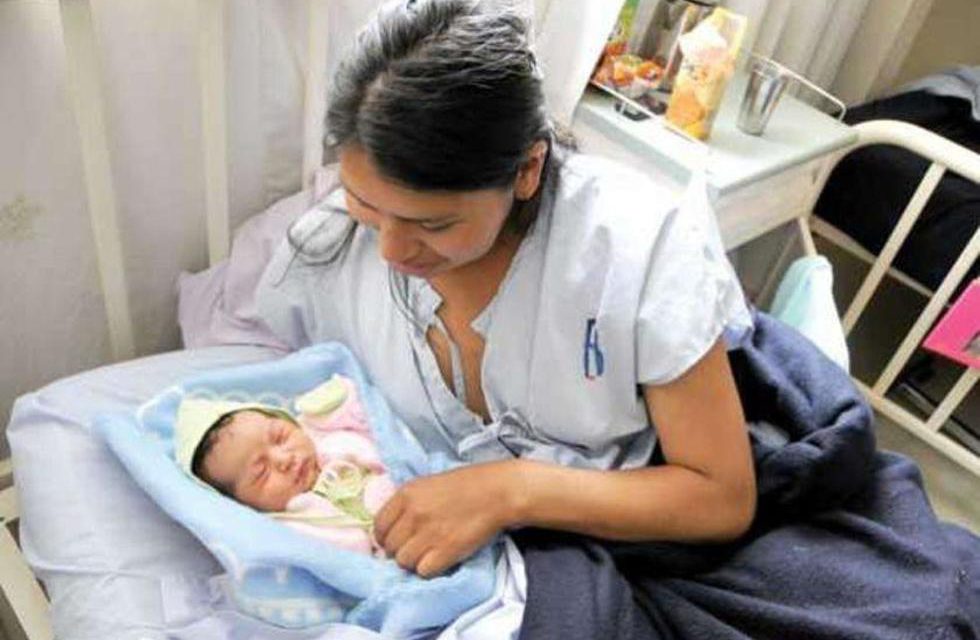 Cae la tasa de fecundidad en Bolivia de 4,2 a 2,1 hijos por mujer en 25 años