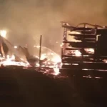 Incendio en San Julián destruye 20 casetas comerciales