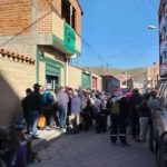 Largas filas en la ANH Oruro para obtener autorización de compra de combustible en bidón