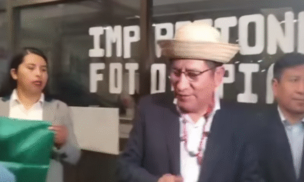 Proclaman a Félix Patzi como vicepresidente, aunque su binomio aún no está definido