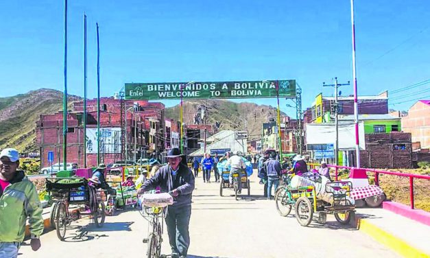 Devaluación obliga a dejar el boliviano en fronteras