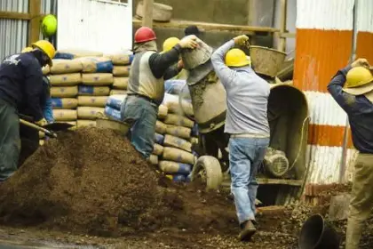Día del Trabajador: Arce liderará actos en Tarija y se alista presentación del decreto que reglamentará el alza salarial