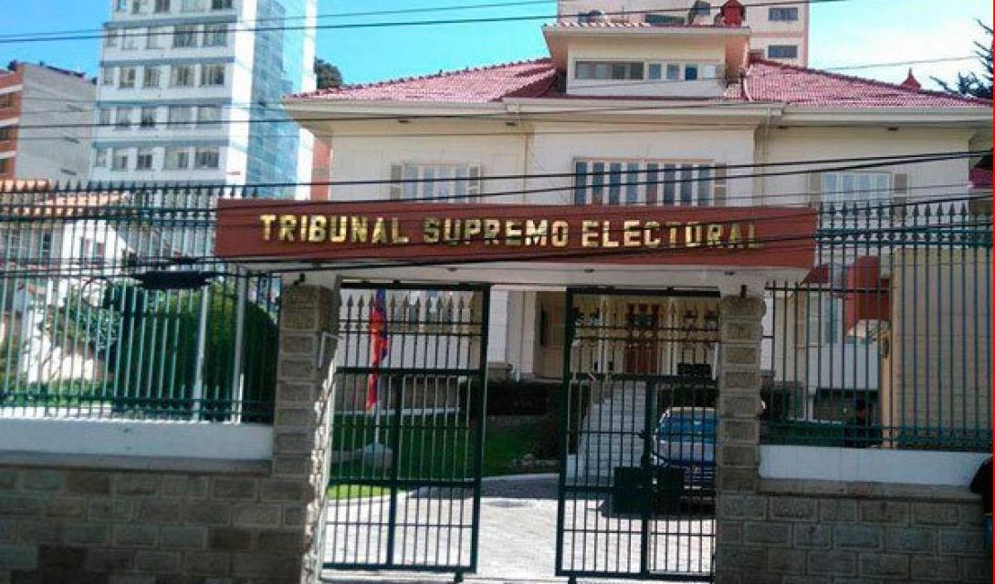 Organizaciones políticas inscriben sus binomios ante el TSE (minuto a minuto)