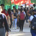 En crisis, los universitarios se vuelven multioficios para poder seguir estudiando