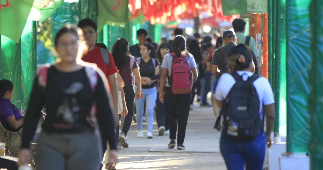En crisis, los universitarios se vuelven multioficios para poder seguir estudiando