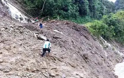 Sin clases, alimentos ni combustibles: Gobierno activa puente aéreo hacia Apolo, pero la emergencia persiste