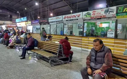 Tras suspenderse bloqueos, se restablecen los viajes entre Santa Cruz y Cochabamba por la carretera nueva