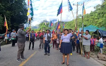 No hay bloqueos en la ruta nueva Santa Cruz – Cochabamba, pero evistas mantienen vigilias