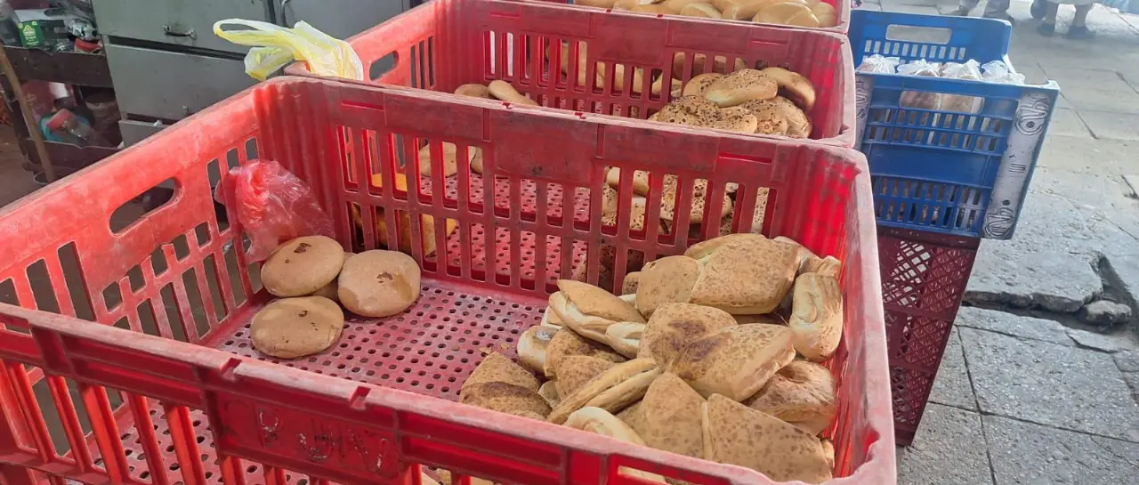 Suben insumos y panaderos reducen producción en Santa Cruz
