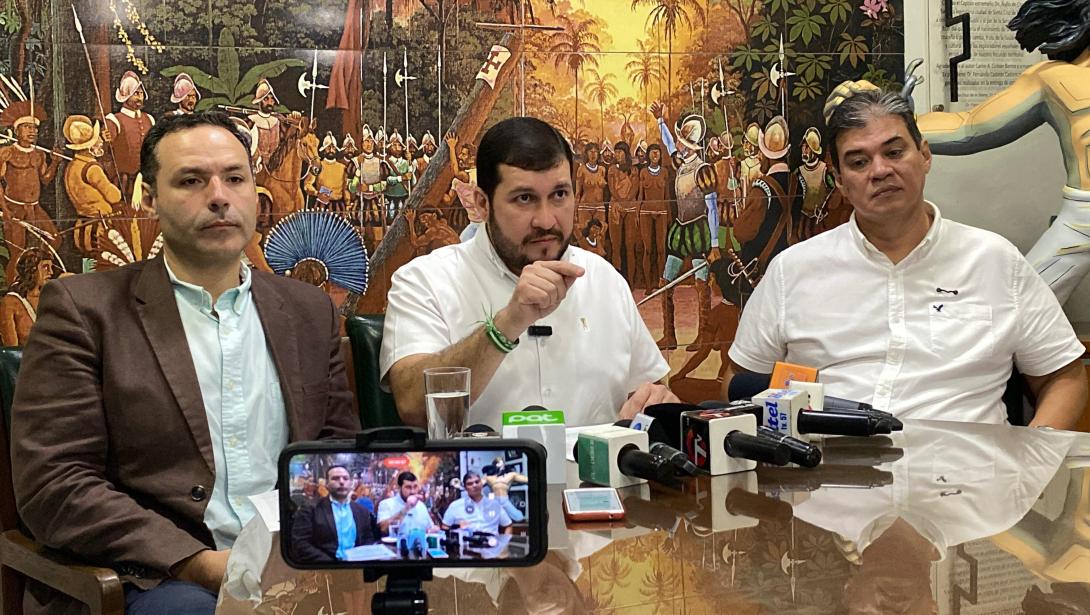 Comité cívico declara persona no grata a Jhonny Fernández por “atentar contra la autonomía municipal”