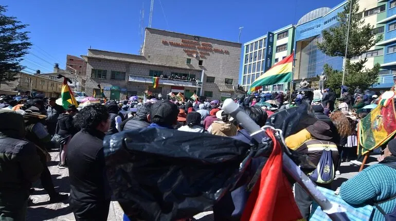 Envían a prisión a ocho implicados en muertes de policías en Llallagua