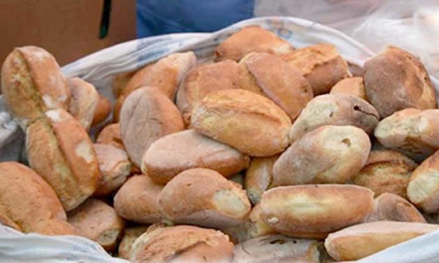 La marraqueta en La Paz está escasa y hacen largas filas para obtenerla