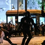 PSG, de la fiesta a la tragedia: 2 muertos, un policía en coma y más de 500 detenidos