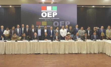 Ausencia de Andrónico marcó cierre de la cumbre electoral