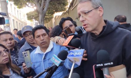 Dunn habla de medidas legales para figurar en la papeleta, en caso de no poder cumplir con el plazo del 25 de junio que fijó el TSE