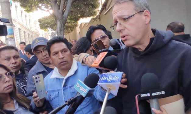Dunn habla de medidas legales para figurar en la papeleta, en caso de no poder cumplir con el plazo del 25 de junio que fijó el TSE
