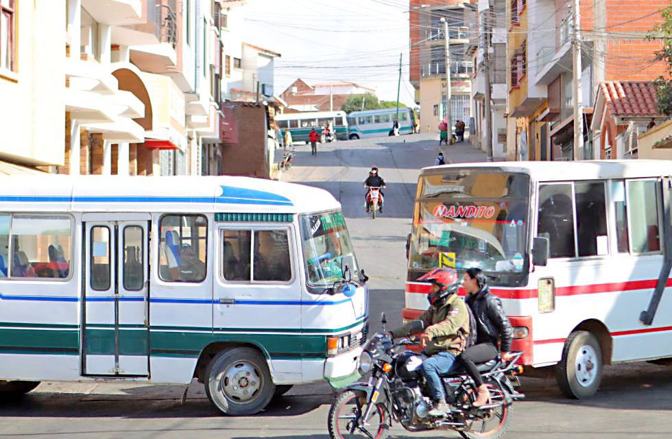 Sucre: El transporte bloquea y abre protestas por la crisis