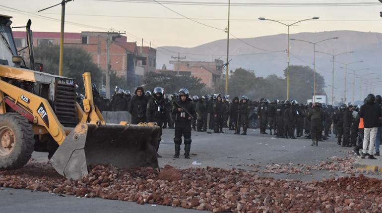 Este miércoles se inicia el tercer día de bloqueos con Cochabamba aislada y otros departamentos con protestas 