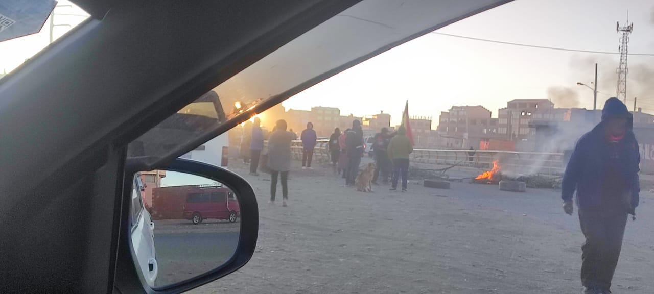 Vecinos bloquean ruta a Laja y exigen soluciones urgentes