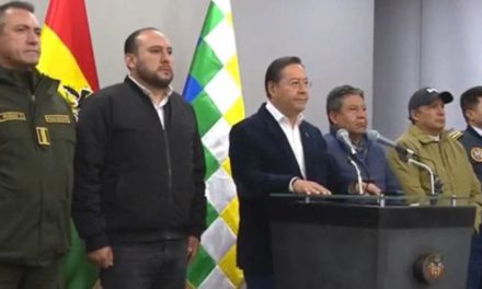 Arce ejercerá facultades constitucionales; Van 3 policías muertos por el evismo; Volaron el puente de acceso a Llallagua; Expectativa por la cuarta cumbre; Se agotan los alimentos y los carburantes