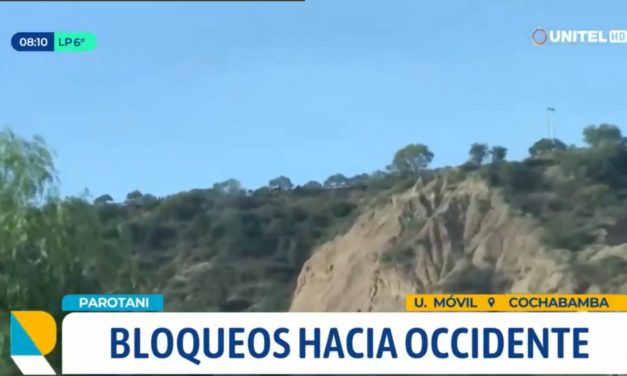 Cochabamba: Policías gasifican a bloqueadores y avanzan seguidos de militares en la ruta al occidente