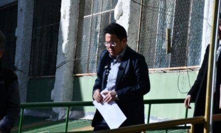 Hay orden de aprehensión contra exministro por cargos de manipulación judicial
