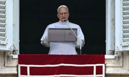 La humanidad “reclama paz”, dice el papa tras ataques de EEUU en Irán