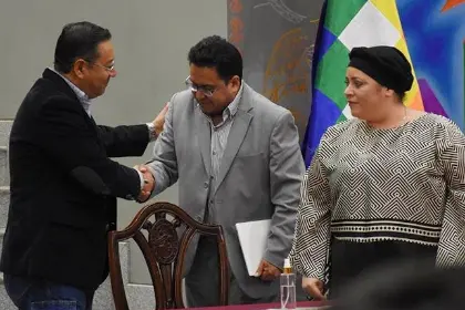 Suman a siete los ministros de Arce que salieron del gabinete en medio de escándalos; el último fue Siles