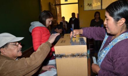 Según encuesta, el bloque opositor logra 51,2%, frente al bloque oficialista, que tiene 21,9%