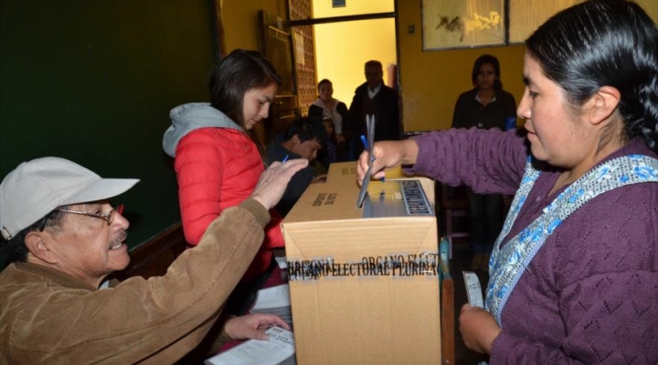 Según encuesta, el bloque opositor logra 51,2%, frente al bloque oficialista, que tiene 21,9%