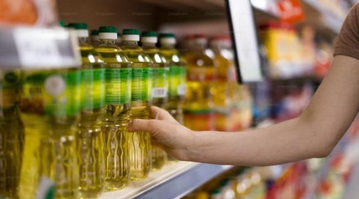 Gobierno e industria oleaginosa acuerdan aumentar en 50% la oferta de aceite y activar puentes aéreos para garantizar el abastecimiento
